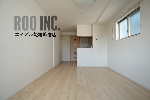 居室・リビング　写真は反転のお部屋です