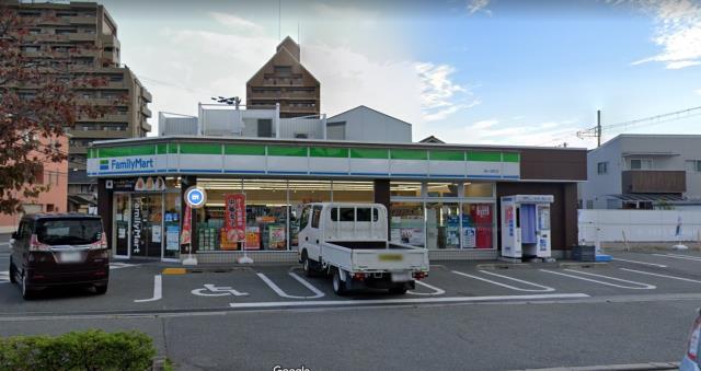 コンビニ　ファミリーマート　梅ヶ枝町店（コンビニ）まで200m
