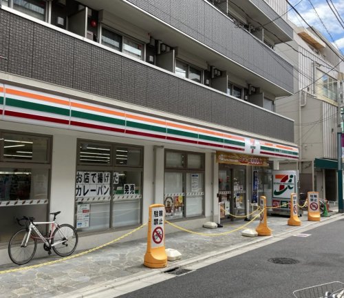 コンビニ　セブンイレブン　千歳烏山西口店（コンビニ）まで1120m