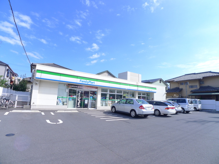 コンビニ　ファミリーマート（コンビニ）まで440m