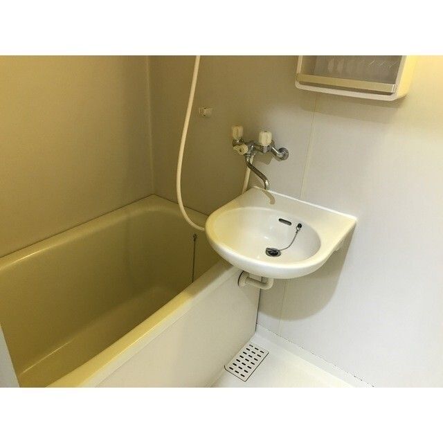 バス・シャワールーム　※別部屋参考写真