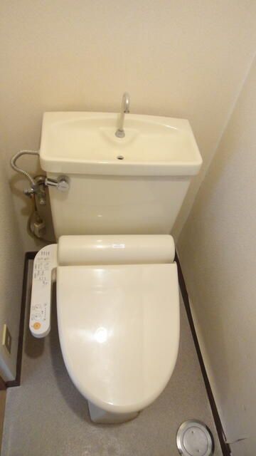 ホームユニバース泉崎Iのトイレ写真