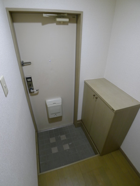 ネオパリエAの玄関写真