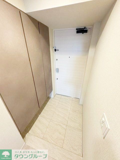 玄関　駐車場