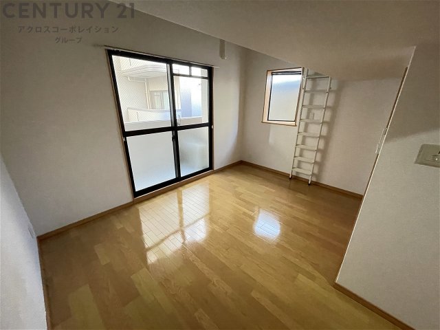 居室・リビング　ロフト付きのお部屋です！
