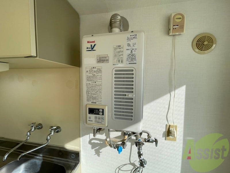 その他設備　ガス給湯器です。操作しやすいパネルになってます。