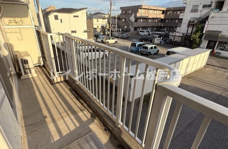 バルコニー　お洗濯にも便利なバルコニー付き