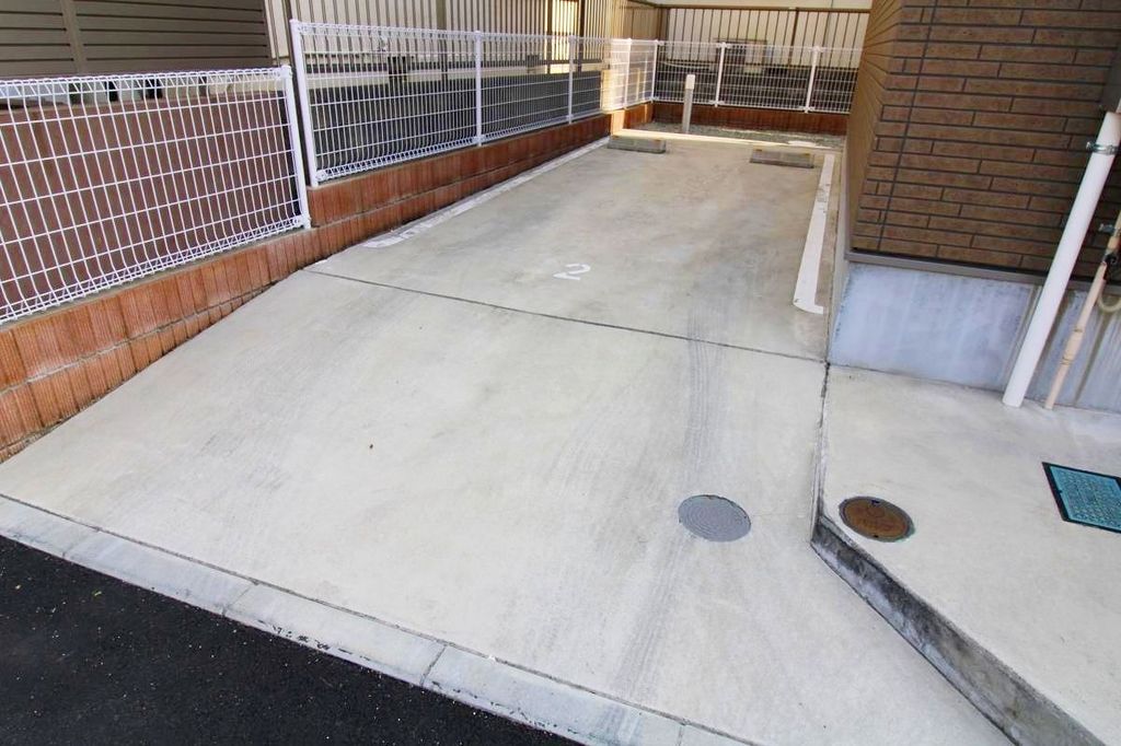 駐車場　駐車場