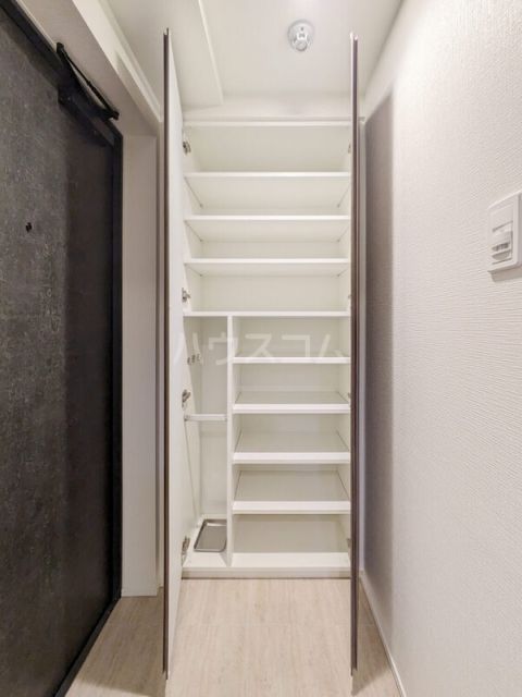 S-RESIDENCE横濱吉野町burgeonの玄関写真