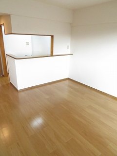 ＪＲ高崎線 吹上駅 徒歩8分 3階建 築24年の居間写真