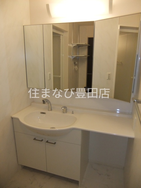 洗面設備　同型タイプ