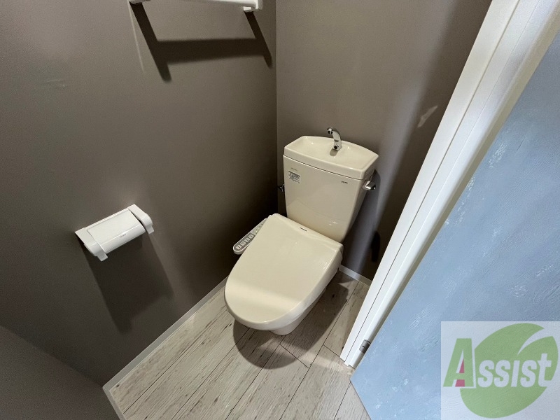 トイレ　こちらはトイレです。清潔感があり、安心して使用できます。