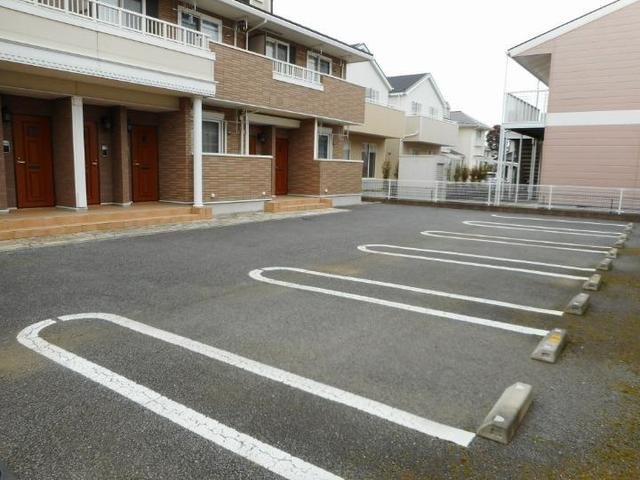 駐車場　駐車場完備です