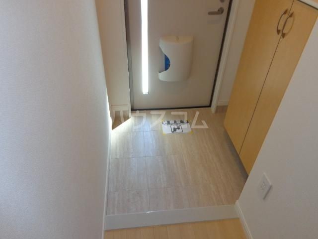 クレシアKの玄関写真