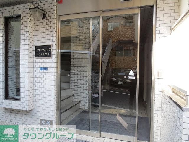 エントランス　★時間帯でオートロック完備★