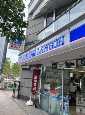 コンビニ　ローソン中野本町一丁目東店（コンビニ）まで34m