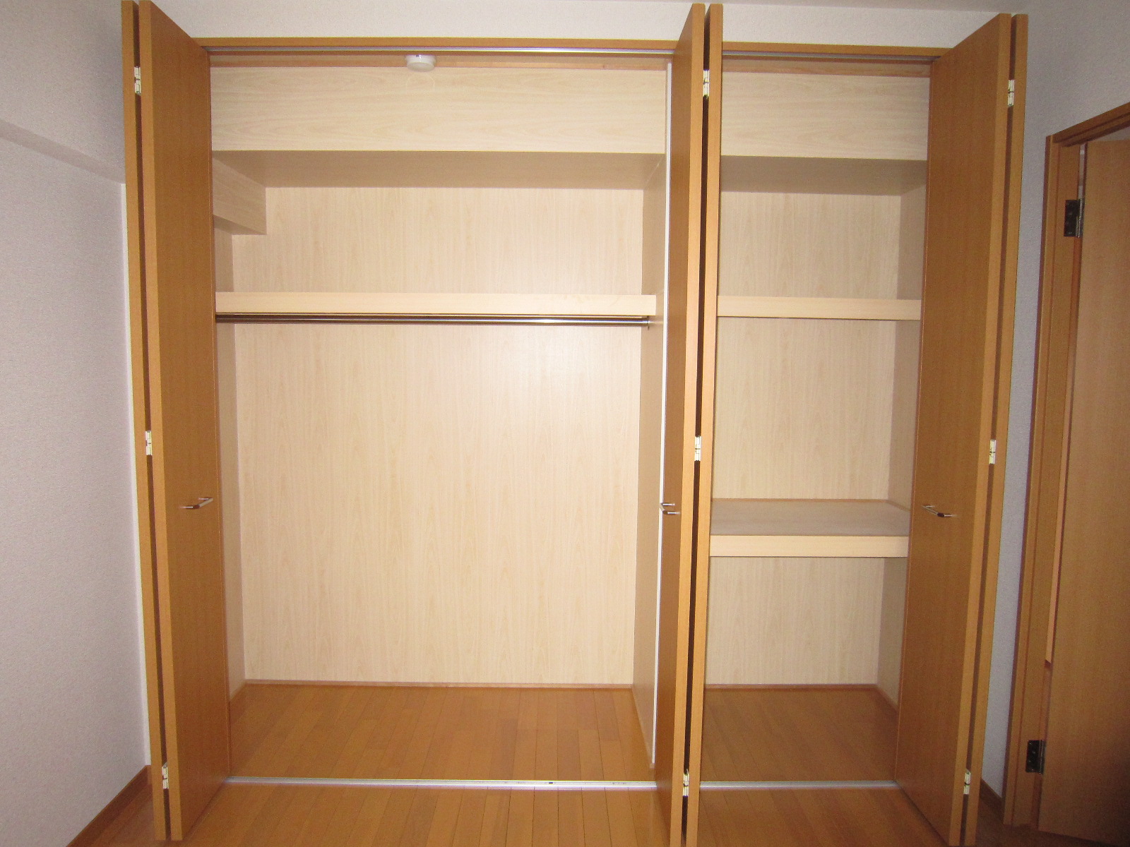 収納　反転タイプのお部屋の参考写真になります。