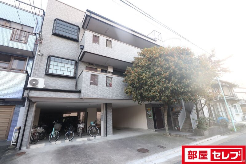 建物外観　外観　南向き日当たり良好