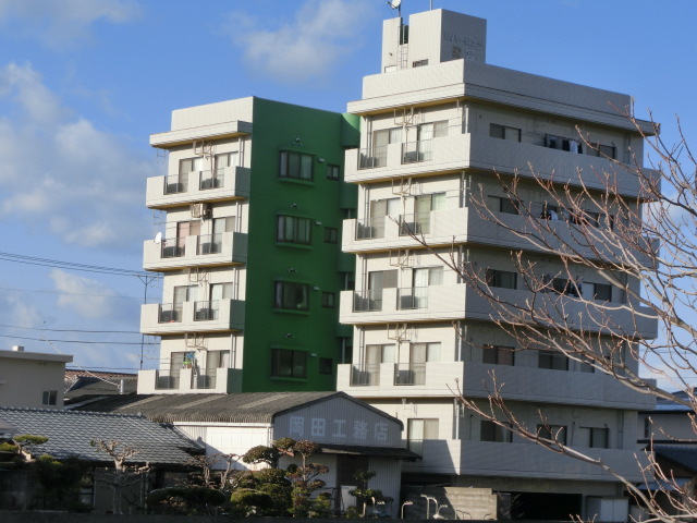 リバービュー田宮の建物外観