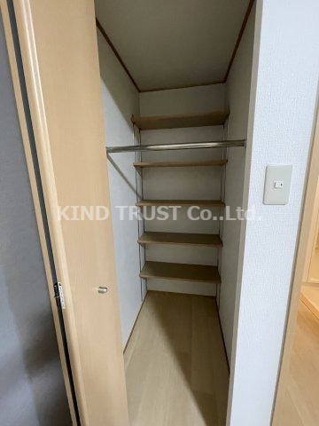 収納　奥行のある収納スペース