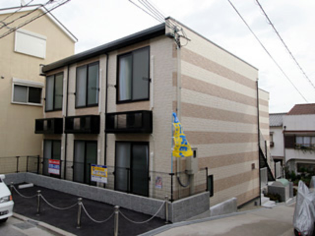 神戸市灘区赤坂通のアパートの建物外観