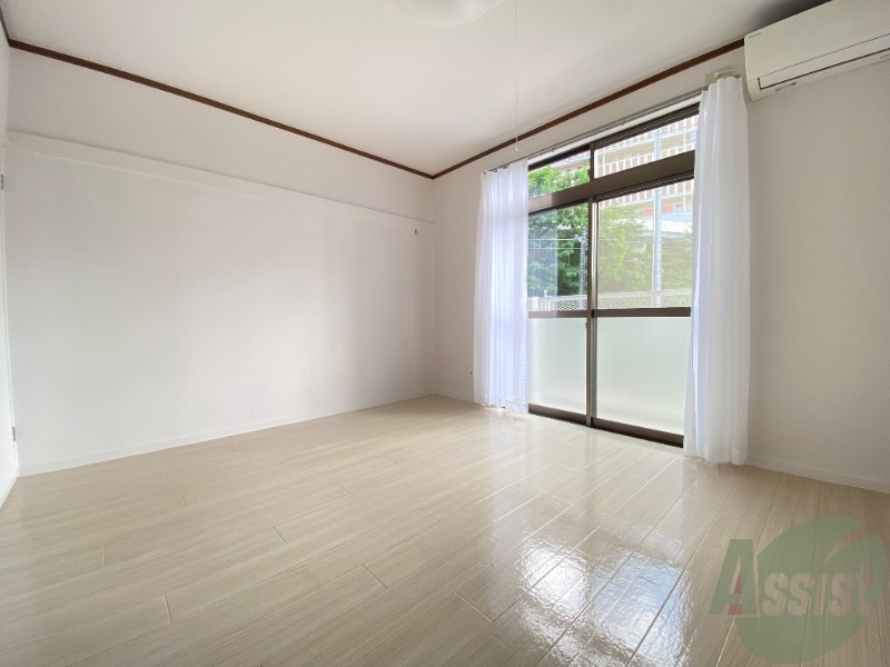 居室・リビング　７帖の洋室です。広々としていて使いやすそう。