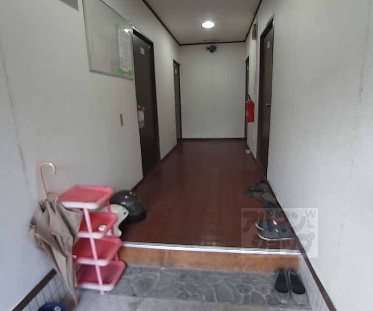 エントランス　共同玄関です