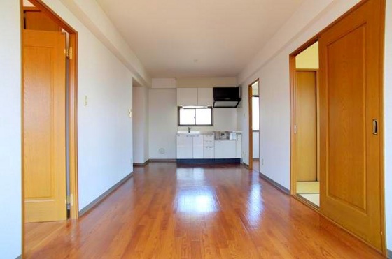 居室・リビング　※別号室の写真です。