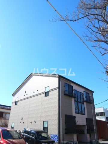 川口市前川のアパートの建物外観