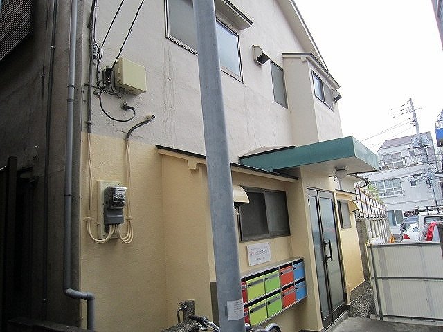 【Tokyo Apartment @ Sengokuの建物外観】