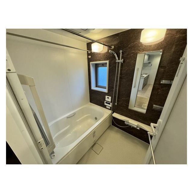 バス・シャワールーム　追い焚き機能付き