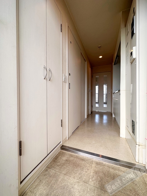 玄関　天井高シューズクローゼット付き♪