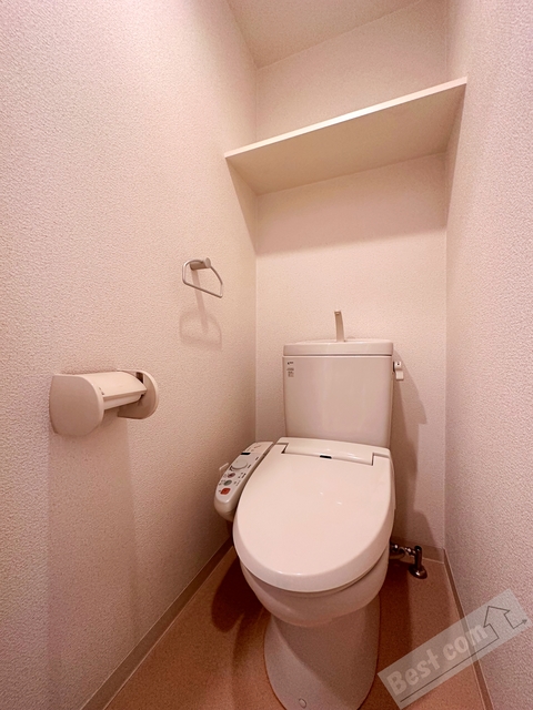 トイレ　温水洗浄便座付き♪