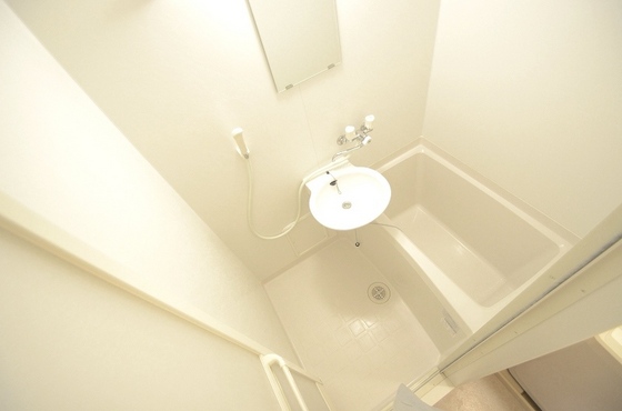 バス・シャワールーム　※別部屋の写真です