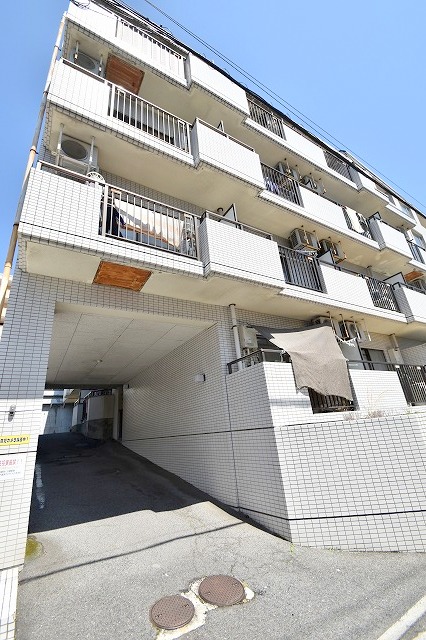 広島市西区古江東町のマンションの建物外観