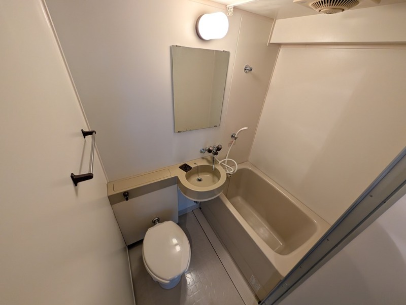 バス・シャワールーム