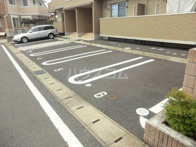 【佐倉市上座のアパートの駐車場】