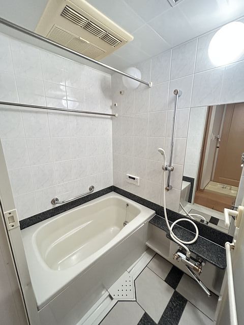 バス・シャワールーム　バスルーム