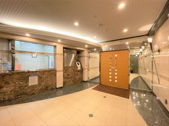 エントランス　エントランス・フロント