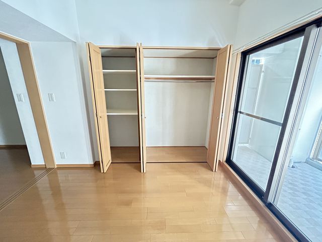 収納　クローゼット　洋室約６．２帖