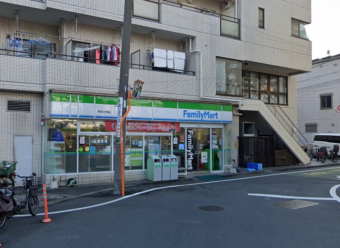 コンビニ　ファミリーマート 市谷台町店（コンビニ）まで643m