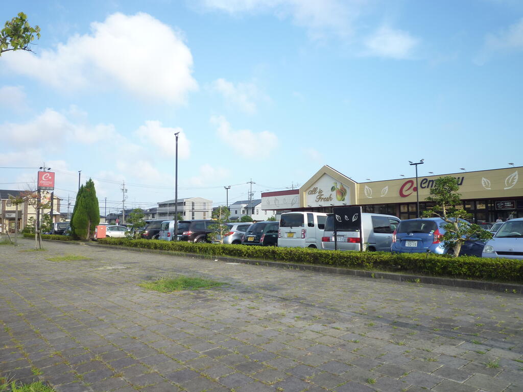 スーパー　遠鉄ストア大平台店（スーパー）まで818m