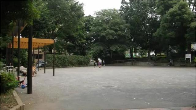 【ピュアグレイス宮崎台の公園】