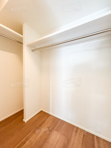 収納　ウォークインクローゼットなので収納豊富です♪