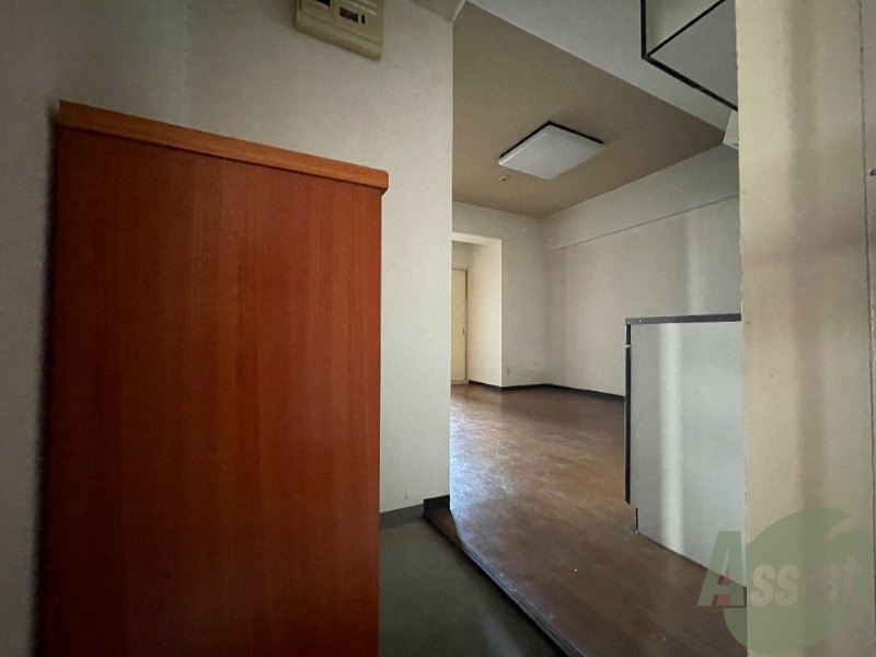 玄関　玄関から撮影しました。明るい雰囲気が伝わってきます。