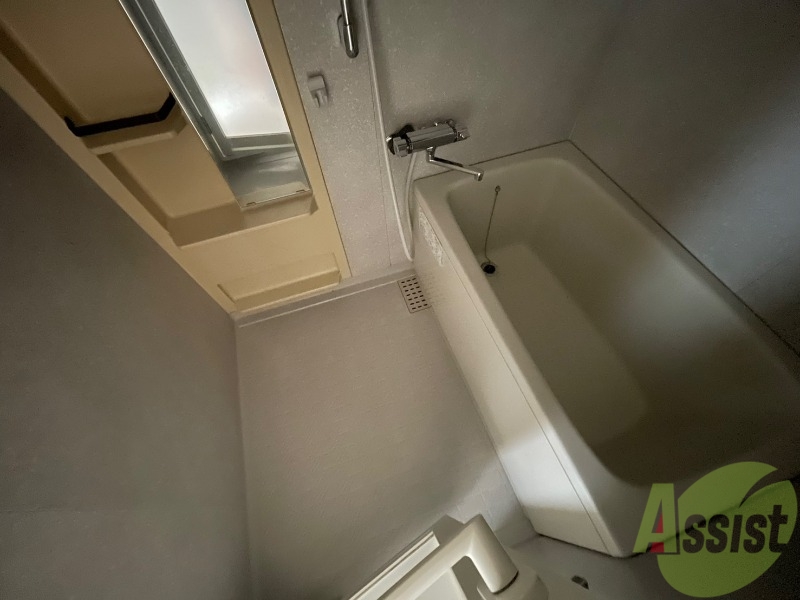 バス・シャワールーム　お風呂になります。一日の疲れを癒してくださいね。