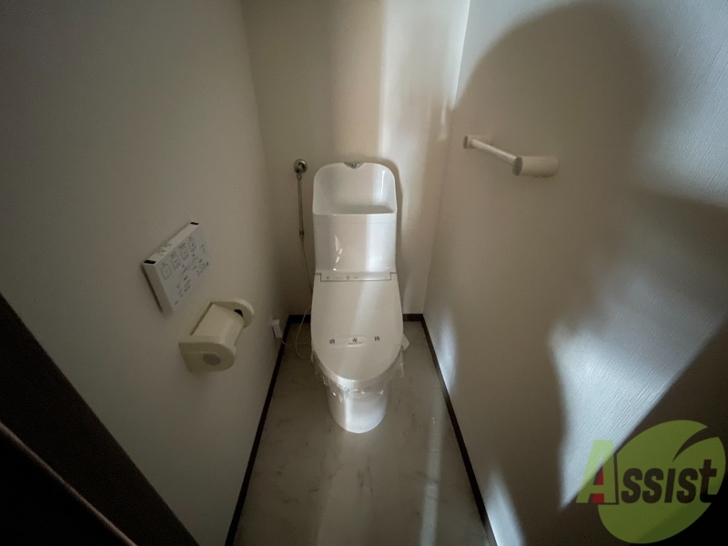 トイレ　ウォシュレット機能がついたトイレ。安心して使用できますね。