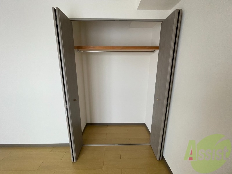 収納　クローゼットは奥行きもあり、荷物が多い方でも安心です。