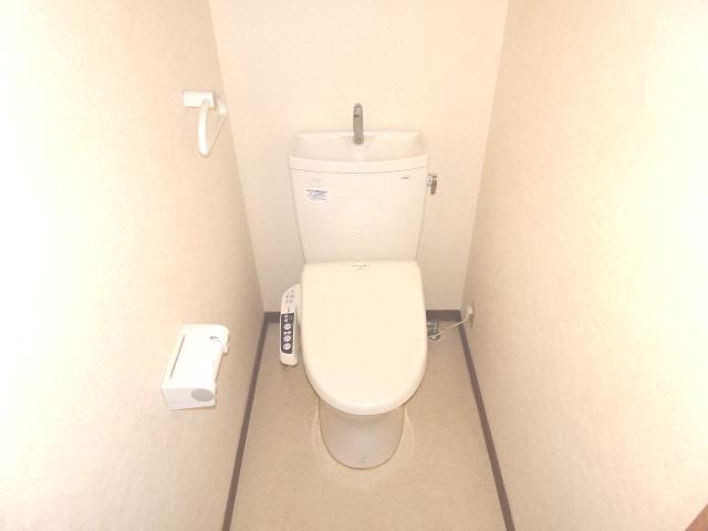 トイレ　温水洗浄暖房便座付き