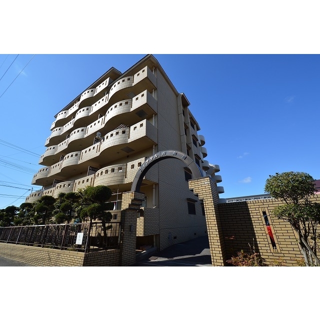 建物外観　前面棟なしで日当たり良好♪